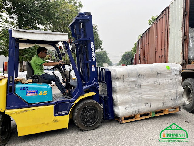 Màng nhà kính trắng sữa cắt nắng 50% 5 mang-pe-nha-kinh-politiv